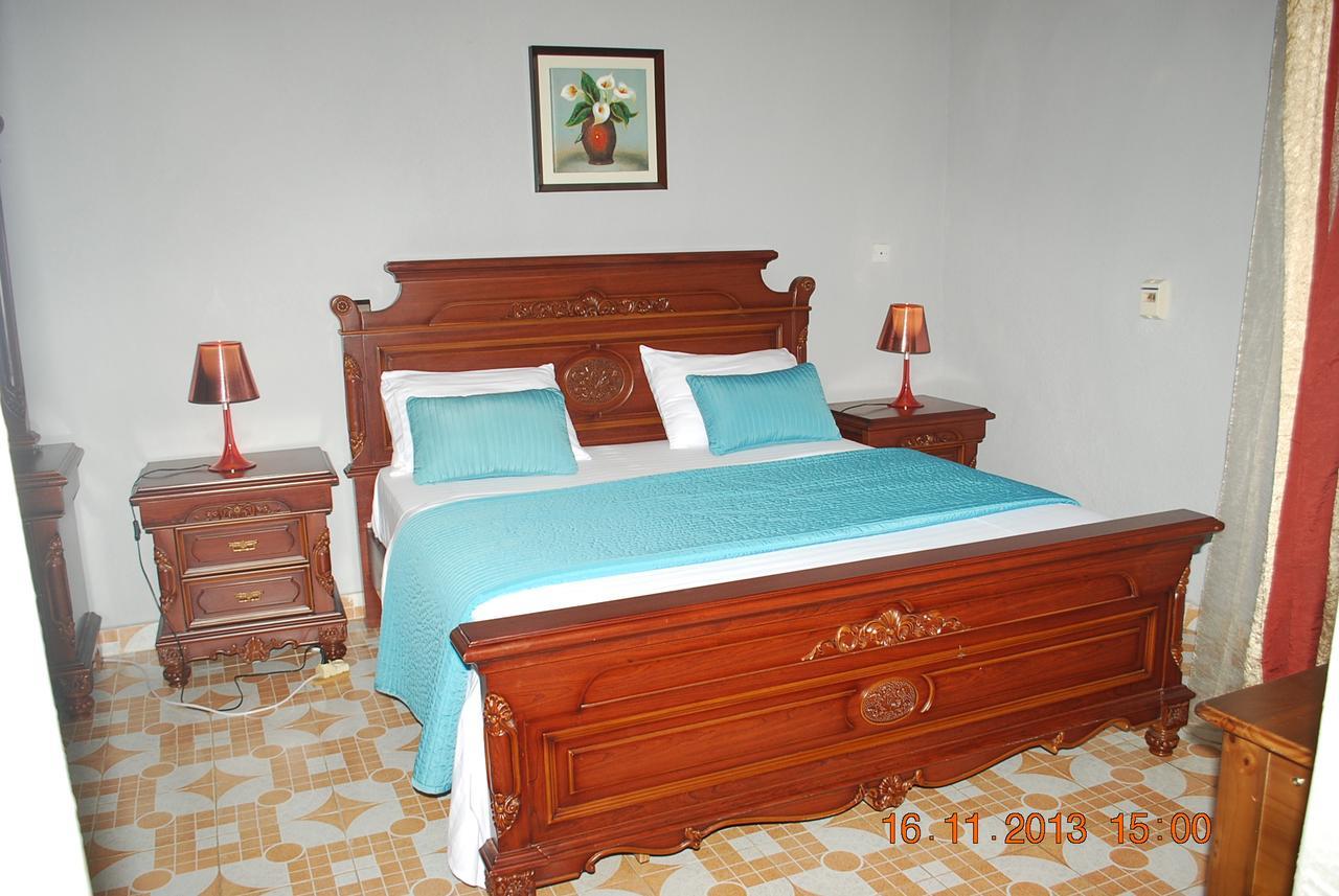 Hotel Vivi Palace 마타디 외부 사진