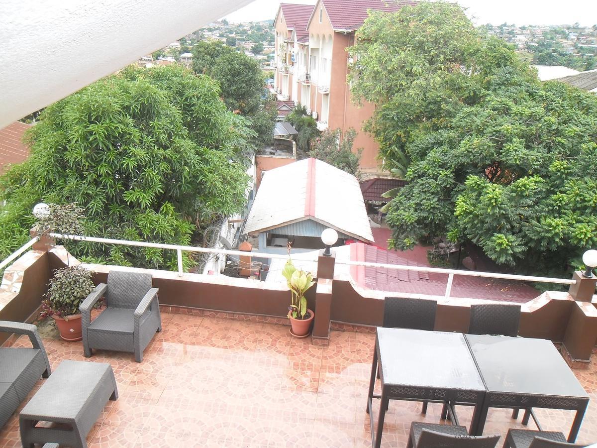 Hotel Vivi Palace 마타디 외부 사진