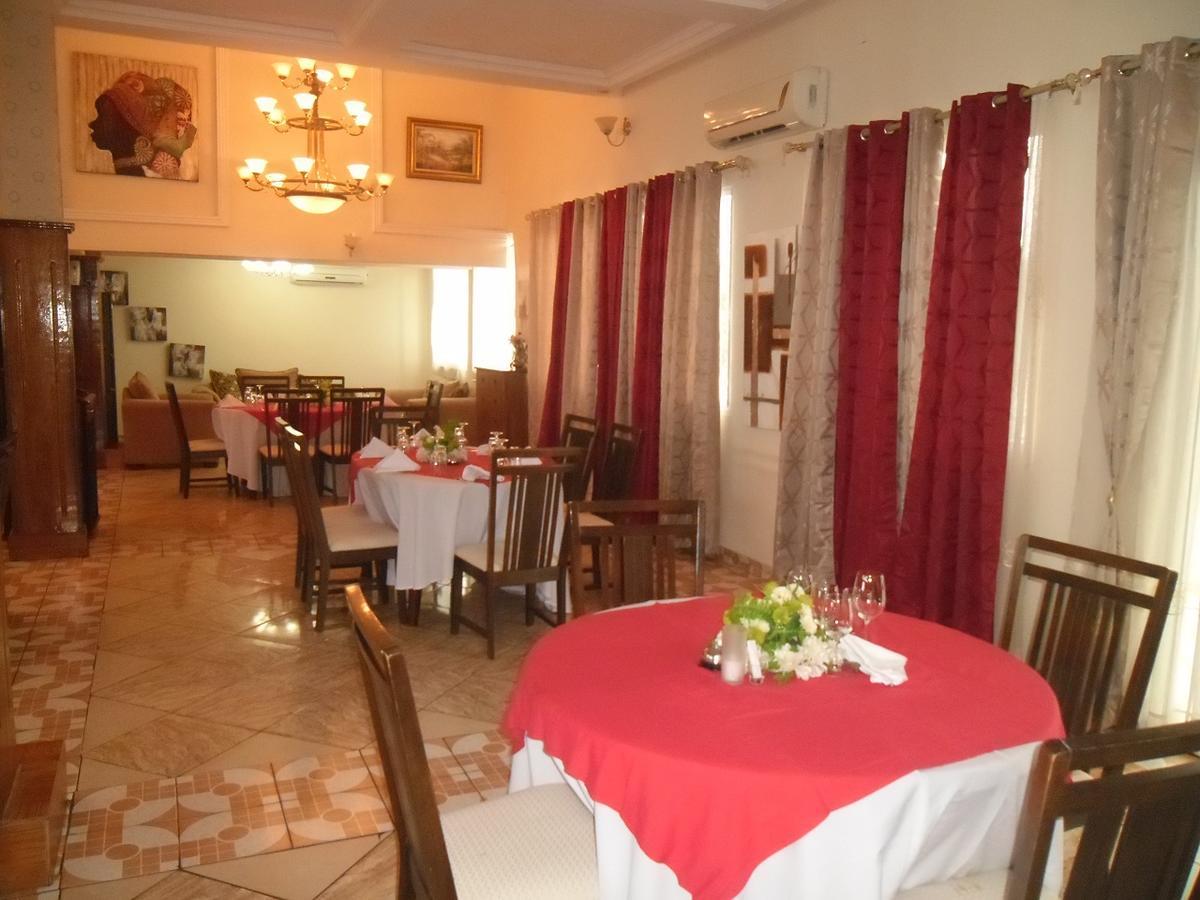 Hotel Vivi Palace 마타디 외부 사진