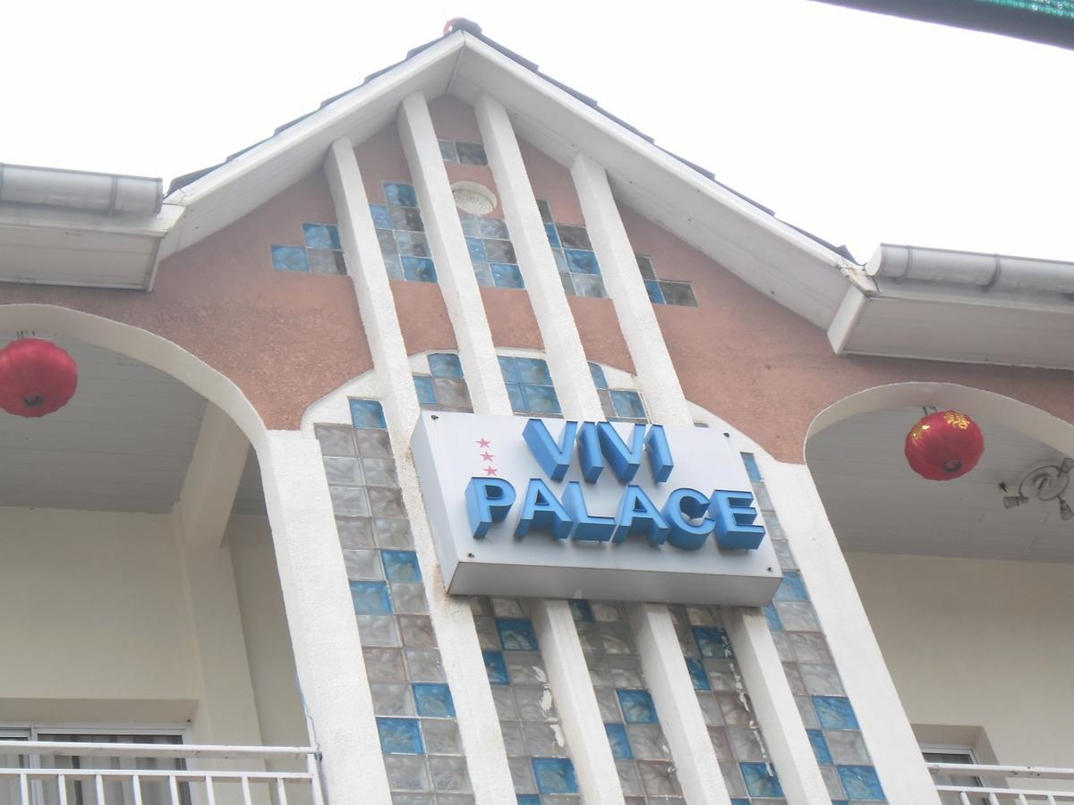 Hotel Vivi Palace 마타디 외부 사진
