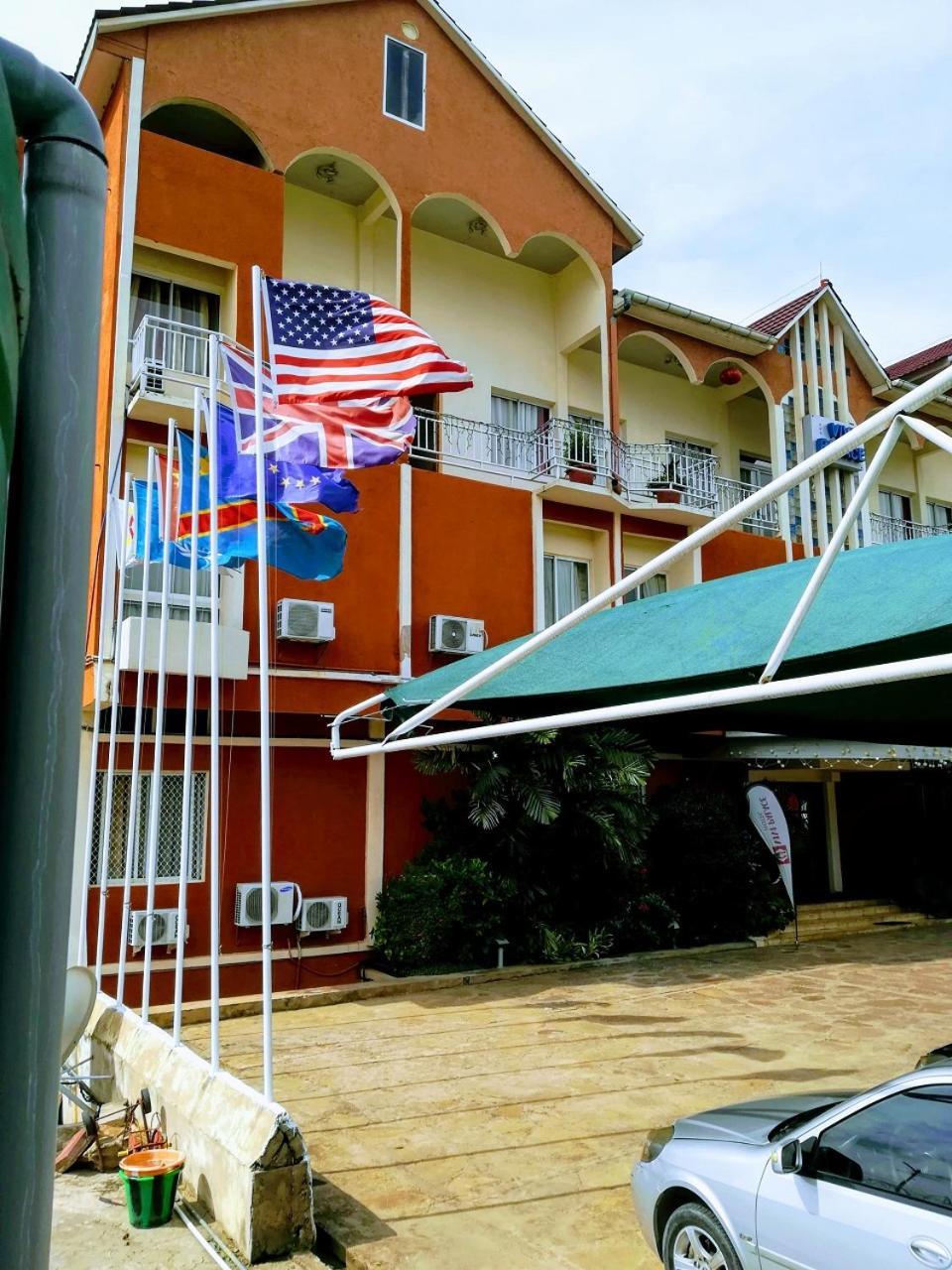 Hotel Vivi Palace 마타디 외부 사진