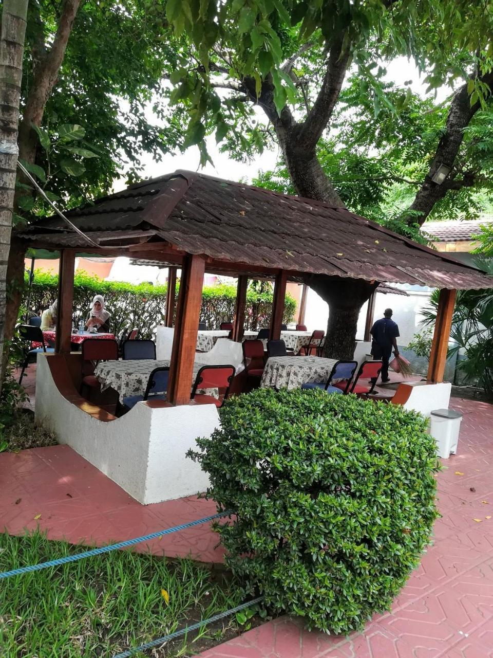 Hotel Vivi Palace 마타디 외부 사진