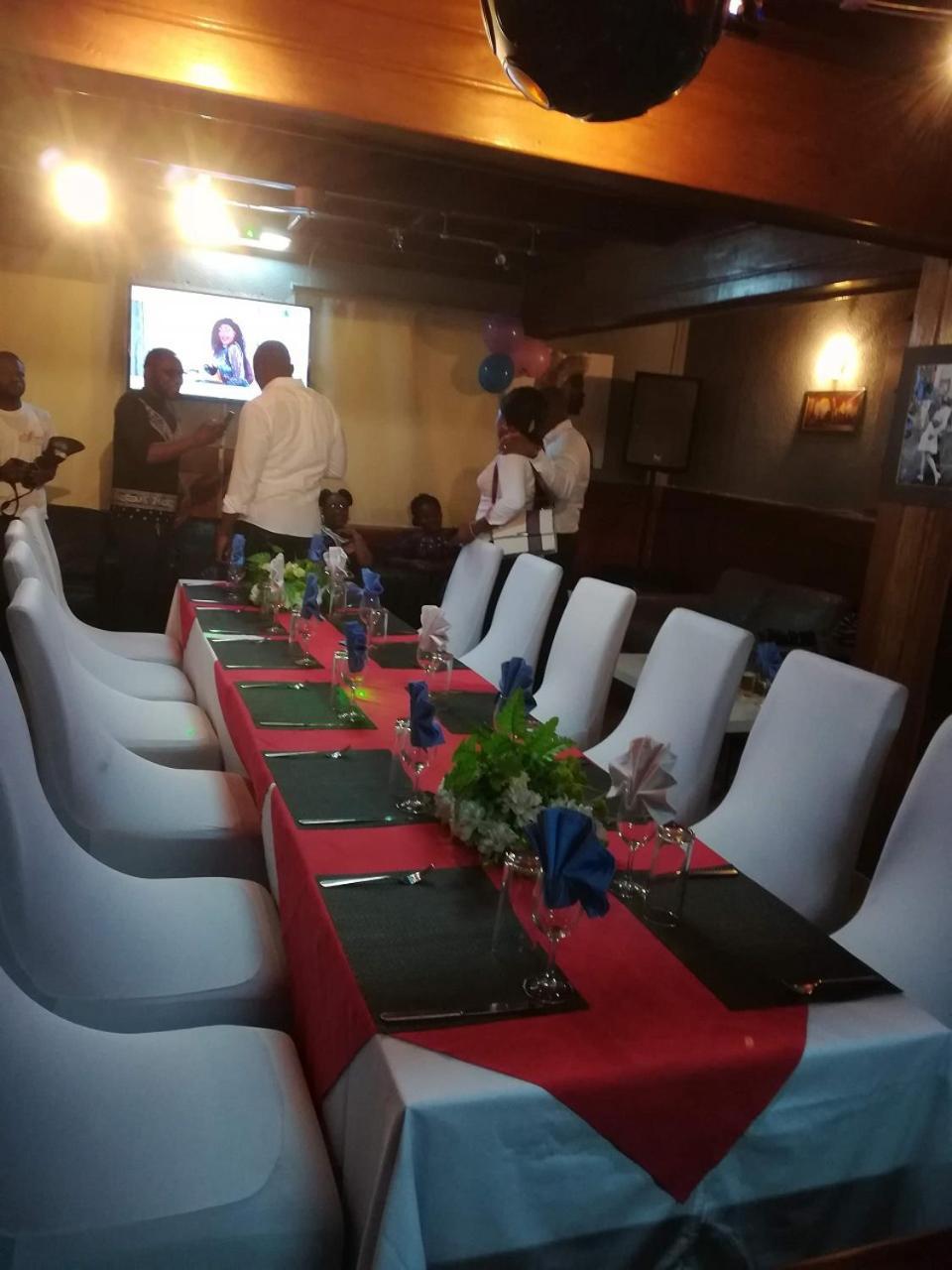Hotel Vivi Palace 마타디 외부 사진