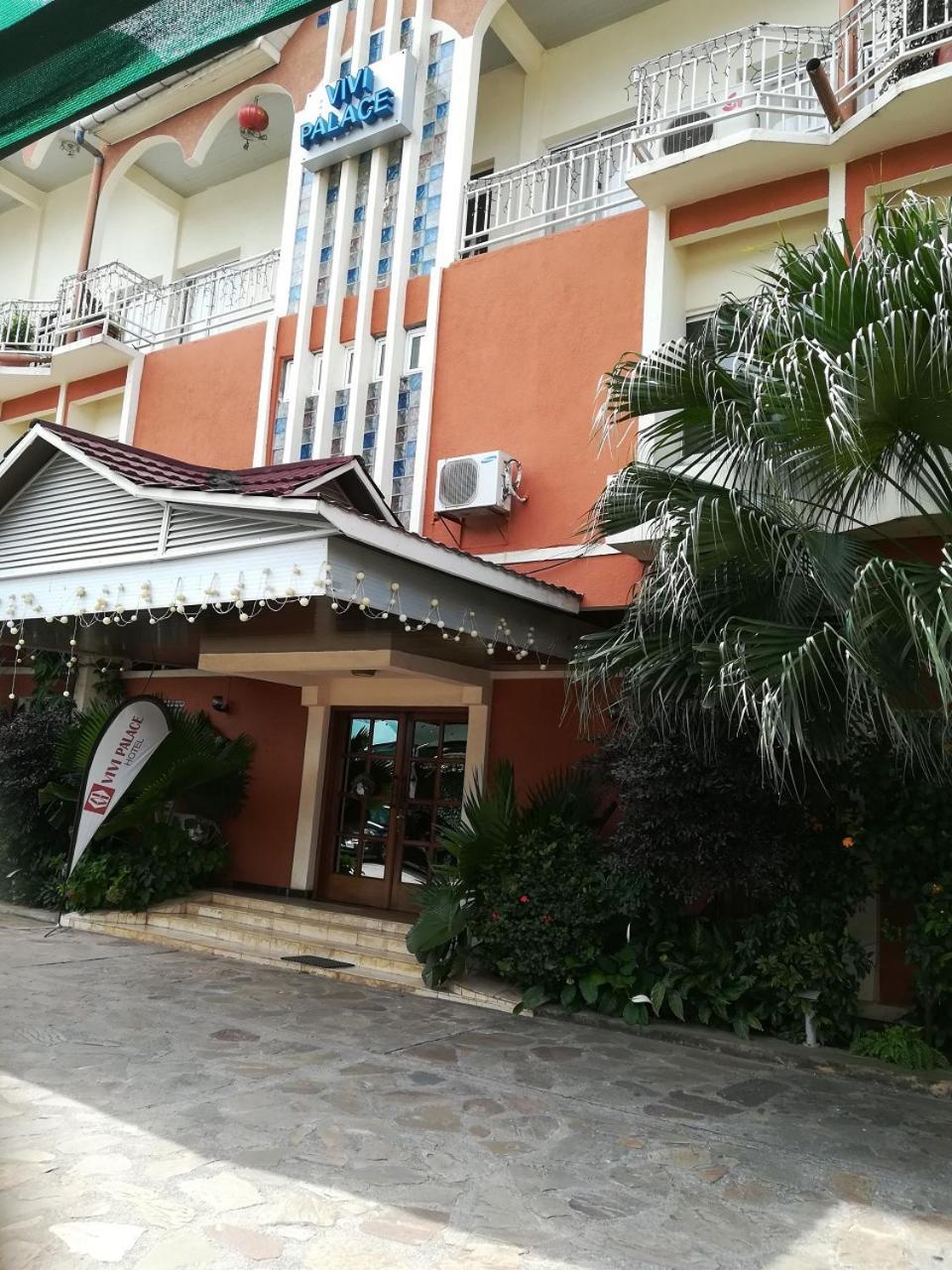 Hotel Vivi Palace 마타디 외부 사진
