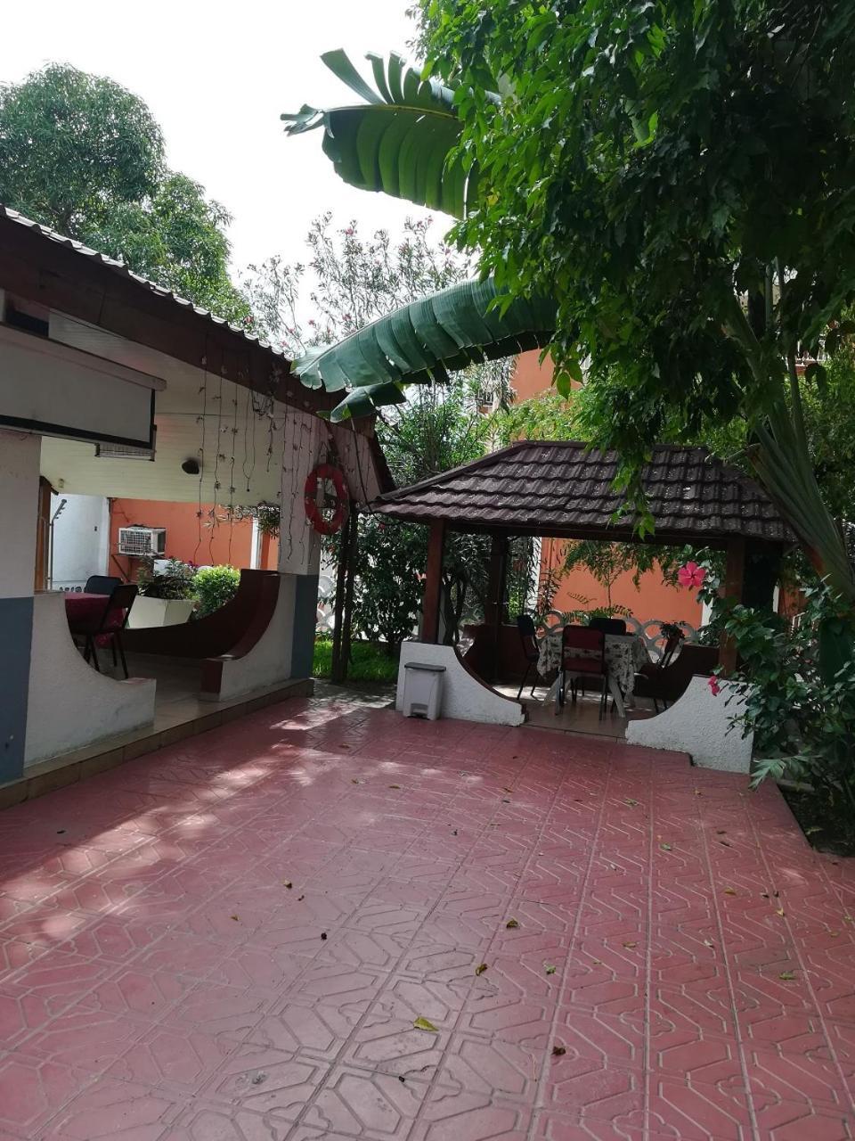 Hotel Vivi Palace 마타디 외부 사진